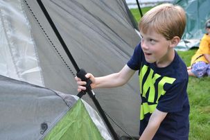 Putting up tent